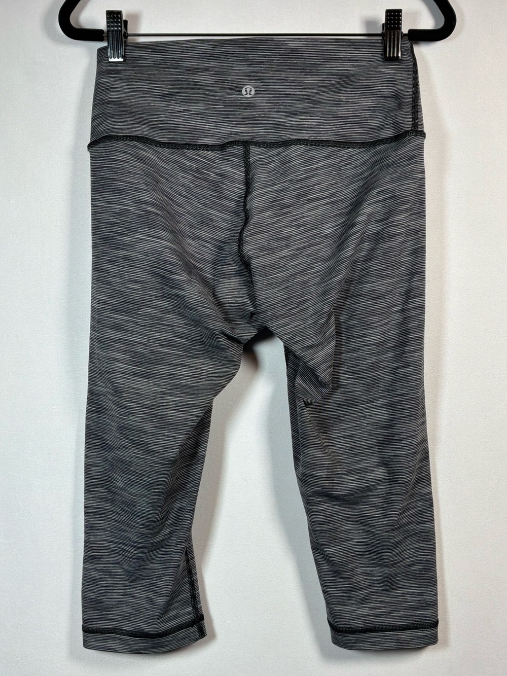 Lululemon Women’s Heathered Gray High-Rise Crop Capri Leggings Yoga Workout Pant - Picture 3 of 6